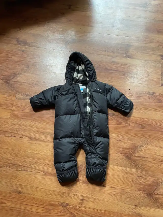 Columbia Snowsuit Size 6-12 months in Clothing - 9-12 Months in Thunder Bay - Image 2