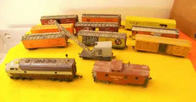 HO Gauge Model Railroad Items 110V Electric - All as seen. One Canadian Pacific Diesel #4107 Engine...