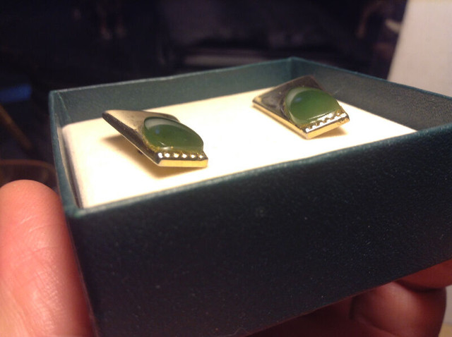 Vintage Genuine Jade Dress Shirt Cuff Links in Jewellery & Watches in Vancouver - Image 2