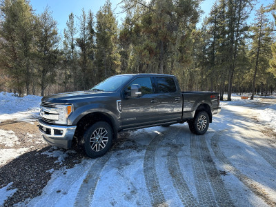 2018 Ford F-350 Lariat (Loaded) Diesel