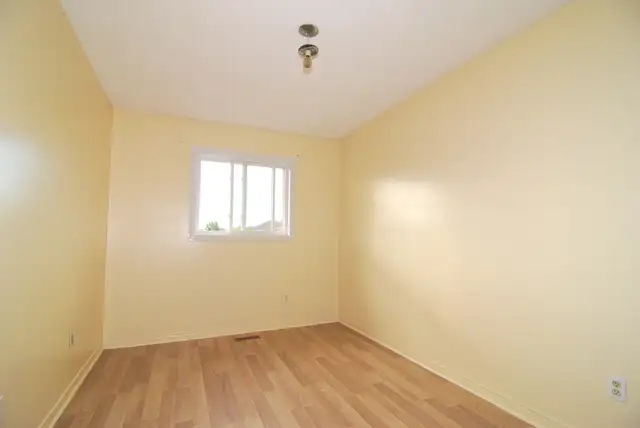 Stunning Executive 3 Bedroom House for Rent in Brampton in Long Term Rentals in Mississauga / Peel Region - Image 8