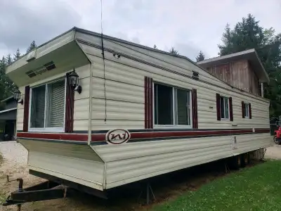 1986 northlander Supreme fully insulated for year around comfort everything works as it should. -new...