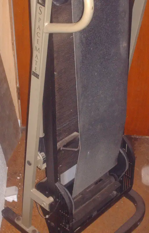 Space Mate Gold - CORDLESS Treadmill in Health & Special Needs in Charlottetown - Image 5