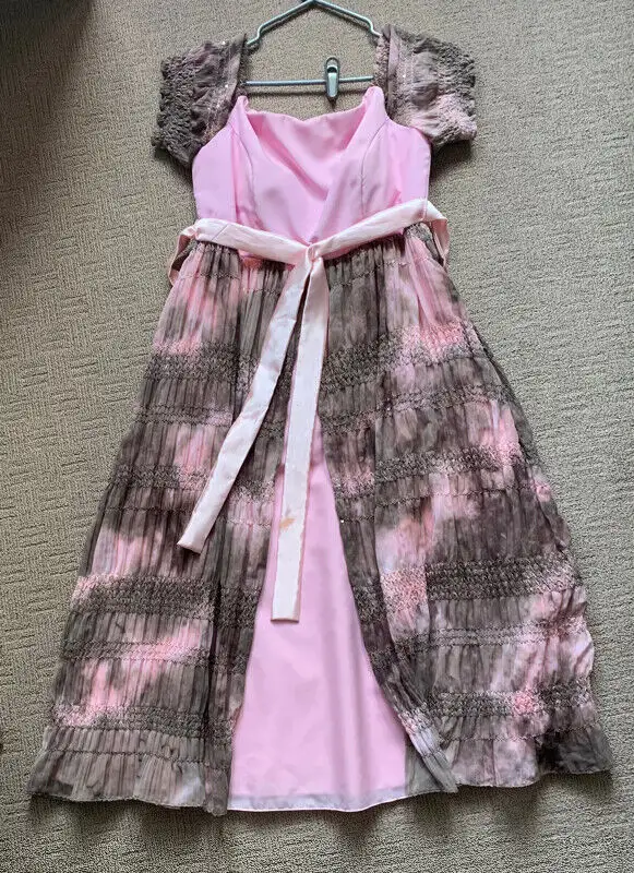 Jr High Graduation Dress in Kids & Youth in Winnipeg - Image 2