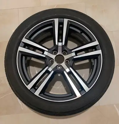 FOUR Genuine Volvo 20" 5-spoke alloy wheels Part no: 31423853 Tech Black Diamond Cut Run less than 1...