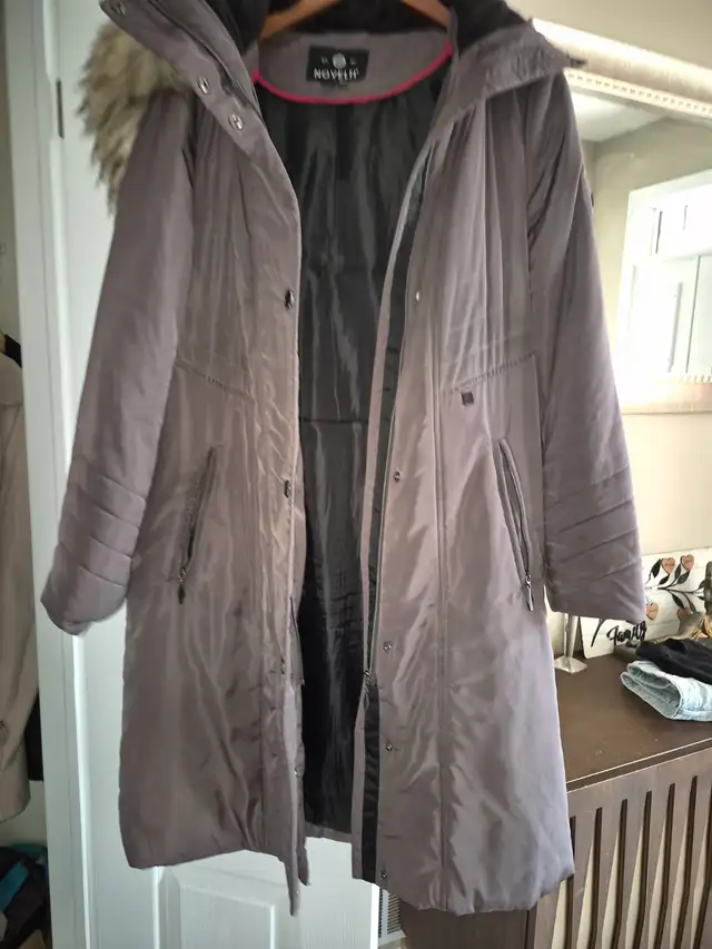 Winter woman jacket in Women's - Tops & Outerwear in Kitchener / Waterloo - Image 2