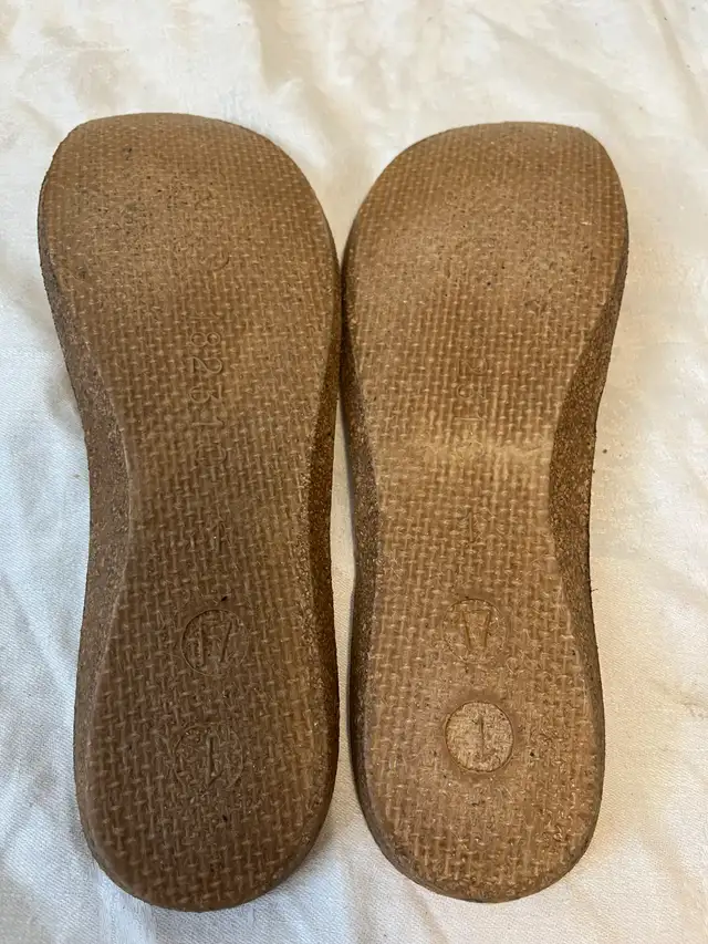 NAOT WOMENS REPLACEMENT FOOTBEDS Insoles EU 42 US L 11 Tan Suede in Women's - Shoes in Calgary - Image 7