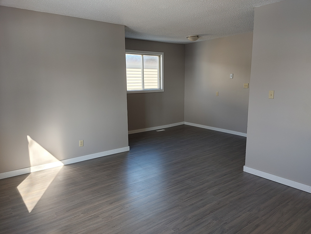 2 Bedroom, 1 Full Bath, Main Floor Rental - 357 Toronto Street in Long Term Rentals in Regina - Image 5