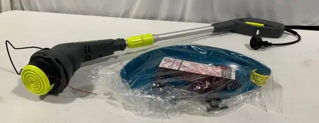 NEW Yardworks 5A Electric Corded Grass Trimmer / Edger, 14-inch in Lawnmowers & Leaf Blowers in London - Image 10