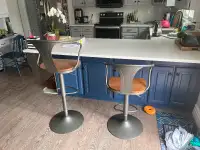 adjustable swivel counter/bar stools