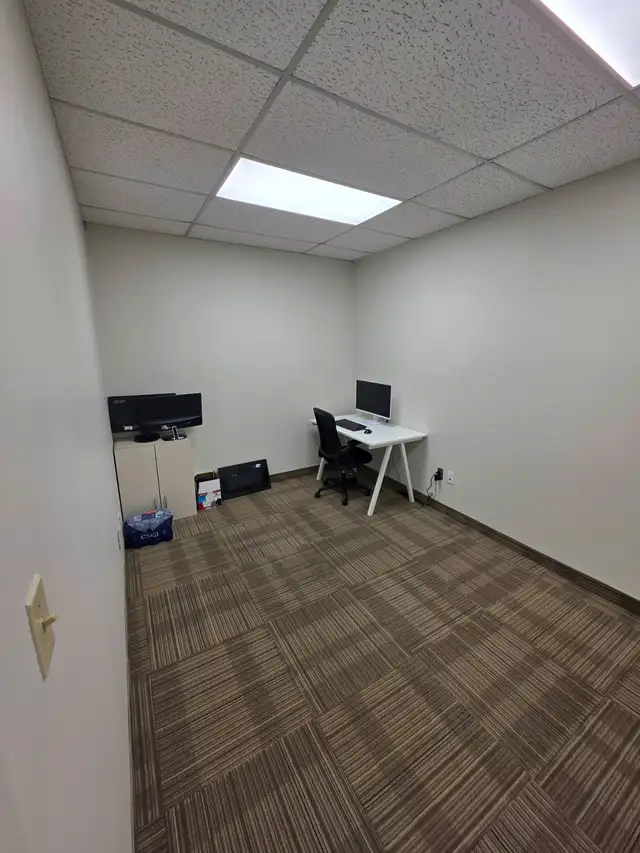 OFFICE RENT - Professional Office for RENT in Commercial & Office Space for Rent in Oakville / Halton Region - Image 9