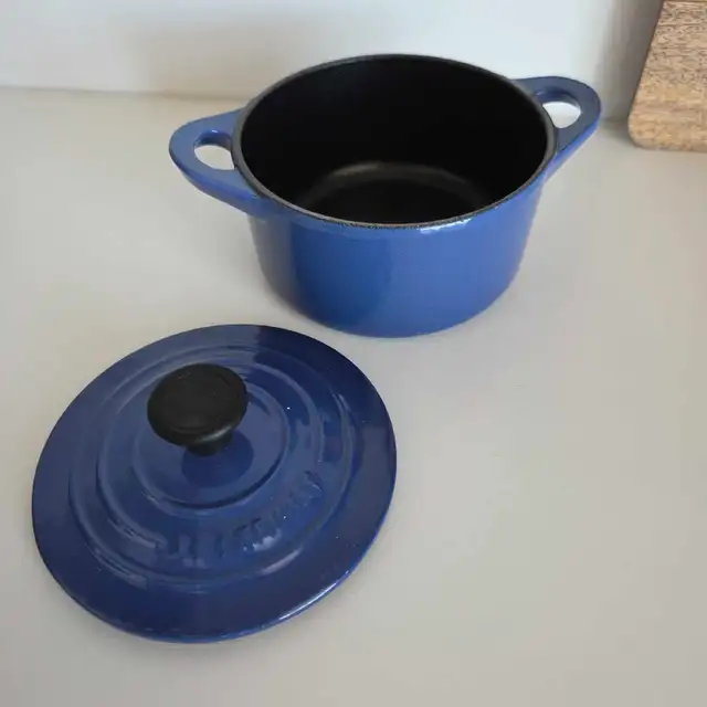 Vintage Le Creuset Cast Iron Mini Cocotte in Kitchen & Dining Wares in Calgary - Image 6