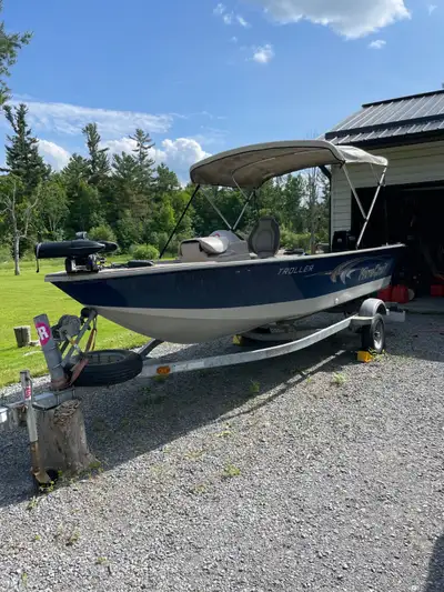 16' Side Console Fishing Boat with Bimini Top. 40 HP 2 Stroke Tohatsu Outboard in Mint Condition wit...