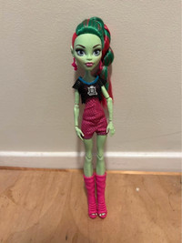 Monster High Casketball Champ Venus McFlytrap Doll