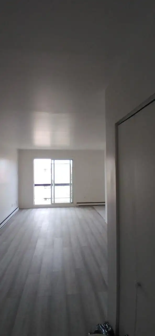 Un mois gratuite !! 4/1 entièrement rénové in Long Term Rentals in City of Montréal - Image 7