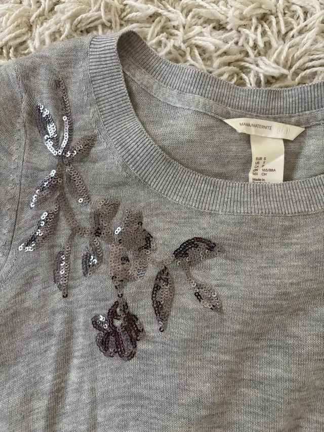 H&M light fall/spring Maternity top558379222193950721