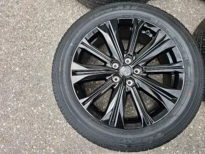 Set of 4 original 19 inches Mazda cx-5 rims with TOYO all season tires on them 225/55/R19. Rims and...