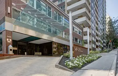 Lease Transfer– One-bedroom apartment in Le Parc Building!