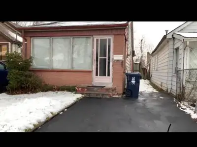 House for Rent (Toronto ) See Video on You tube: https://youtube.com/watch?v=xl05E9C0Vj0 Rent $ 1850...