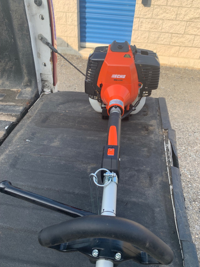 Echo SRM-410X trimmer in Lawnmowers & Leaf Blowers in Cambridge - Image 2