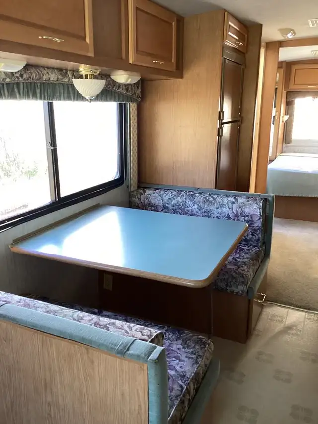 1999 Fleetwood Storm Motorhome in RVs & Motorhomes in Williams Lake - Image 6