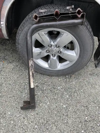 Rack à vélo pouvant contenir jusqu’à 3 vélos S’installe sur un « hitch » derrière la voiture En exce...