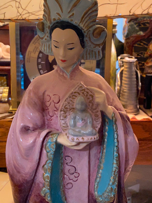 Antique Chinese 2 Lamps Figure . in Arts & Collectibles in Vancouver - Image 3