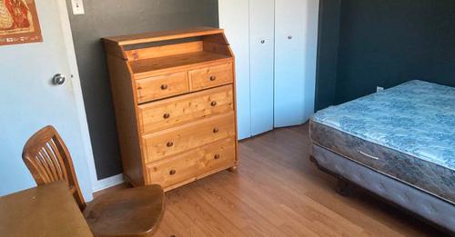 Chambre dans un 4 et demi 450$/ mois, tout inclus — photo 2