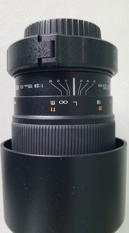Rokinon 135mm f2 ED UMC lens for Canon in Cameras & Camcorders in Hamilton - Image 2