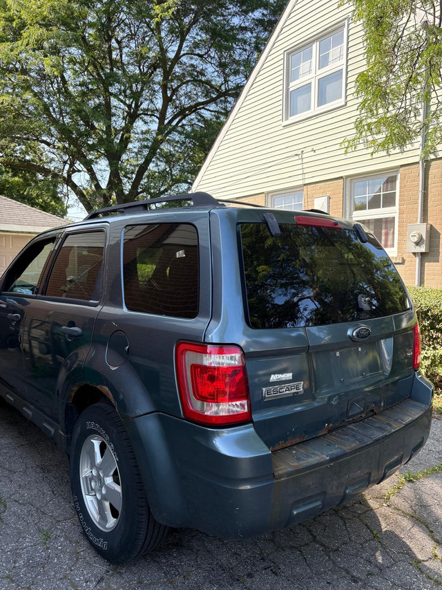 ford escape 2009 in Cars & Trucks in Mississauga / Peel Region - Image 2