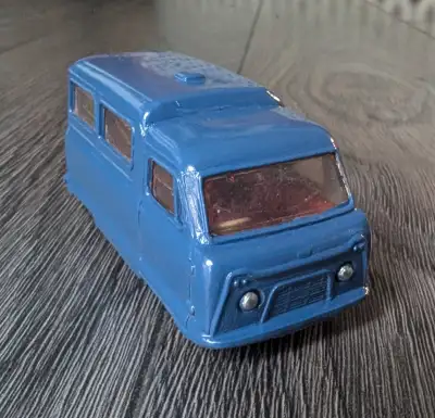 DINKY TOY, fabriqué en Angleterre, $10 Standard Atlas ,, View more