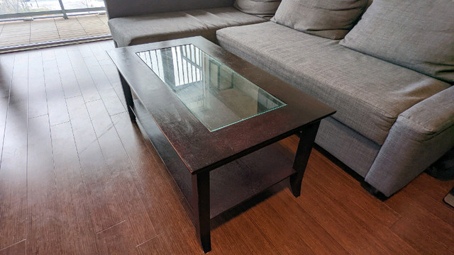 Wooden Glass Top Coffee Table - 40" (W) x 22" (L) x 18" (H) dans Tables basses  à Région de Mississauga/Peel - Image 2