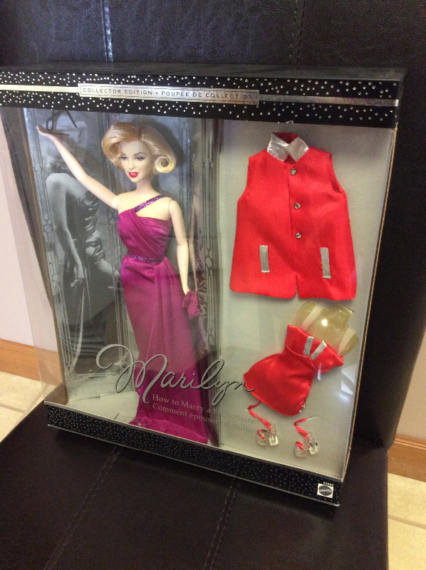 Collector Barbie Marilyn Monroe in Arts & Collectibles in Woodstock - Image 2