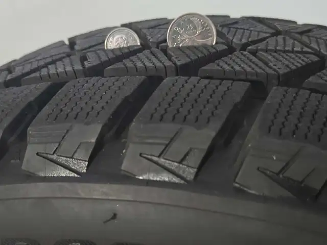 Set of 4 Winter tires/rims. 235/45R19 BLIZZAK DM-V2 tires in Tires & Rims in Kingston - Image 4