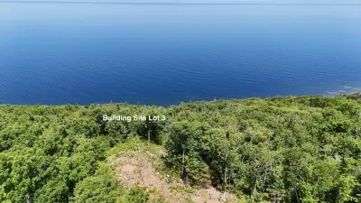 This astonishing ocean front property is overlooking the spectacular waters of Northumberland Strait...