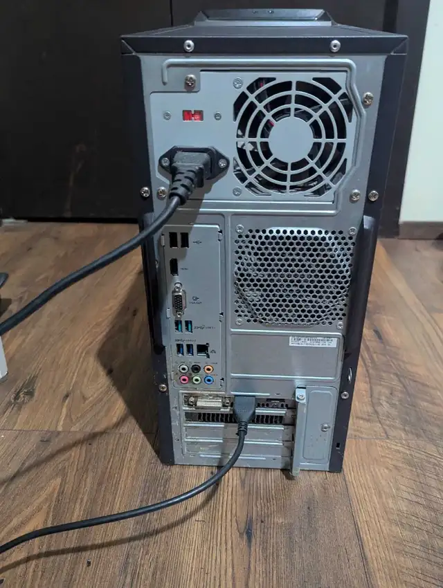 PC and Monitor setup in Desktop Computers in Edmonton - Image 4
