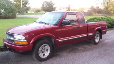 I am looking to buy low or moderate mileage Chev S10 or Sonoma 2000 to 2003 models. Must be extendac...