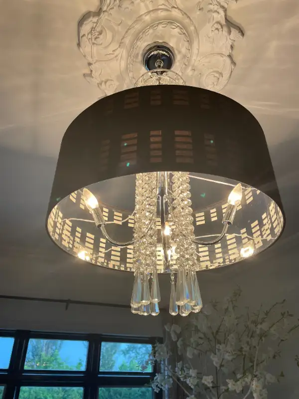 Chandelier/Lustre in Indoor Lighting & Fans in Laval / North Shore - Image 3