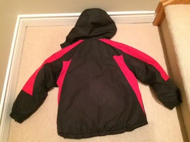 Men's Coats (XS, S) and Boy's winter coat (M) in Kids & Youth in City of Toronto - Image 10