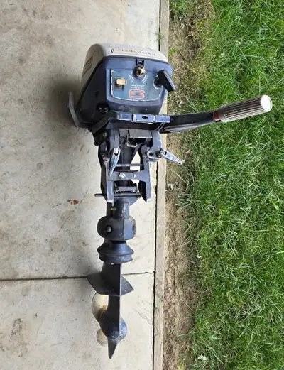 Evinrude Outboard kicker motor 6 hp Fisherman New pump impeller If interested I can text video of mo...