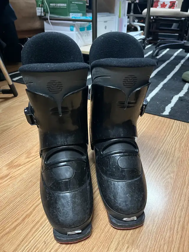 Bottes de ski pour enfants de marque Alpina, pointure 22,5 in Ski in Laval / North Shore - Image 2
