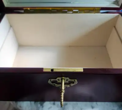 Locking jewelry box, View more
