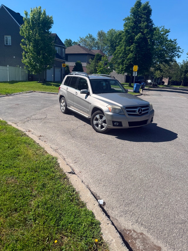 2010 Mercedes-Benz GLK350 4Matic — photo 2