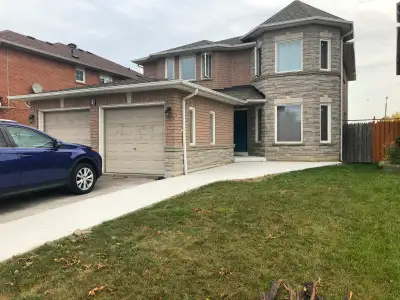 Finch/Humberwood, Topbank 3 bedrooms upstairs In beautiful 2 storey home, Kitchen with Breakfast are...