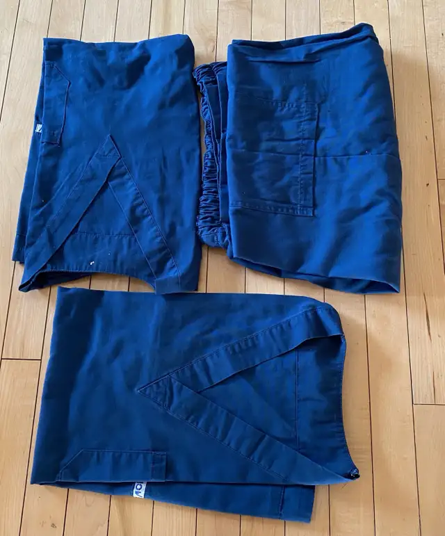 Scrubs xl  in Men's in Calgary - Image 2