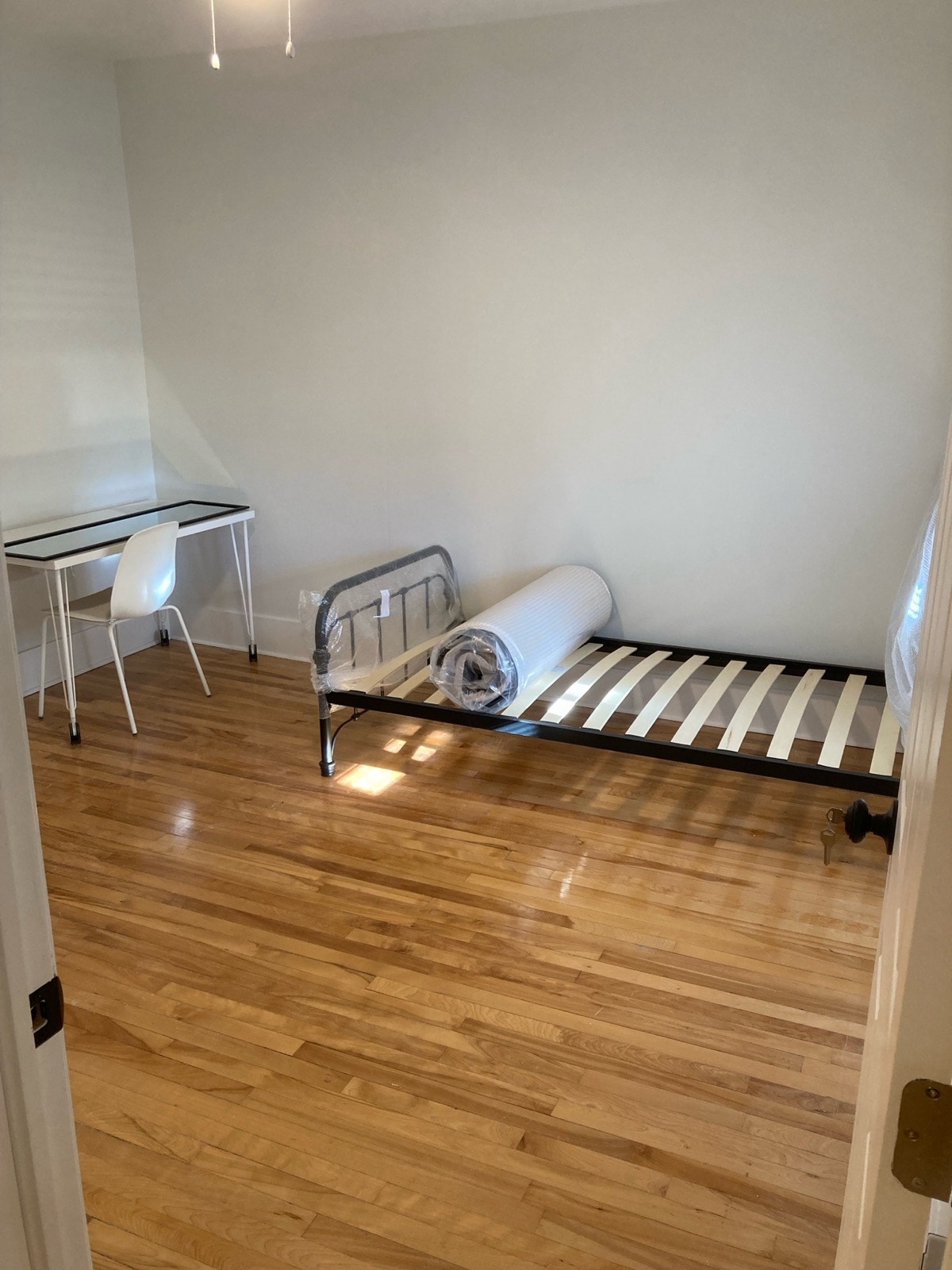 Room rentals EXCLUSIVELY for McGill or John Abbott STUDENTS — photo 2
