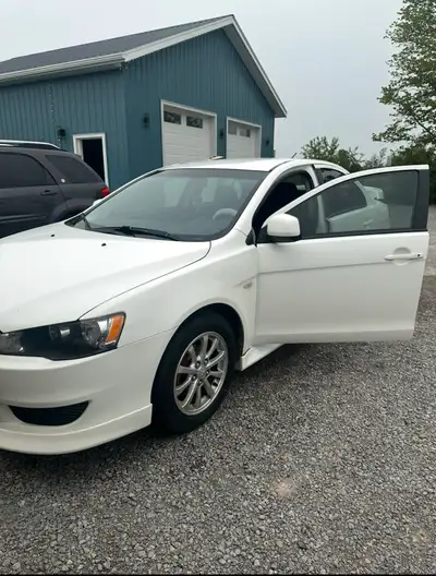 2014 Mitsubishi Lancer 2WD, 4WC auto, 4WC lock options Paddle shifters Aftermarket Bluetooth screen+...