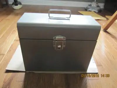 Nice steel lock box with 2 keys. Dimensions L 12.5". W 5.25", H 9.75"
