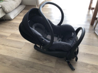 Infant Car Seat / Coquille Maxi-Cosi Mico Max 30