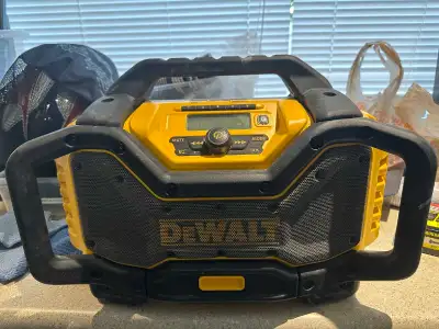 Dewalt 20v Max AM/FM Bluetooth speaker + Outlets, View more